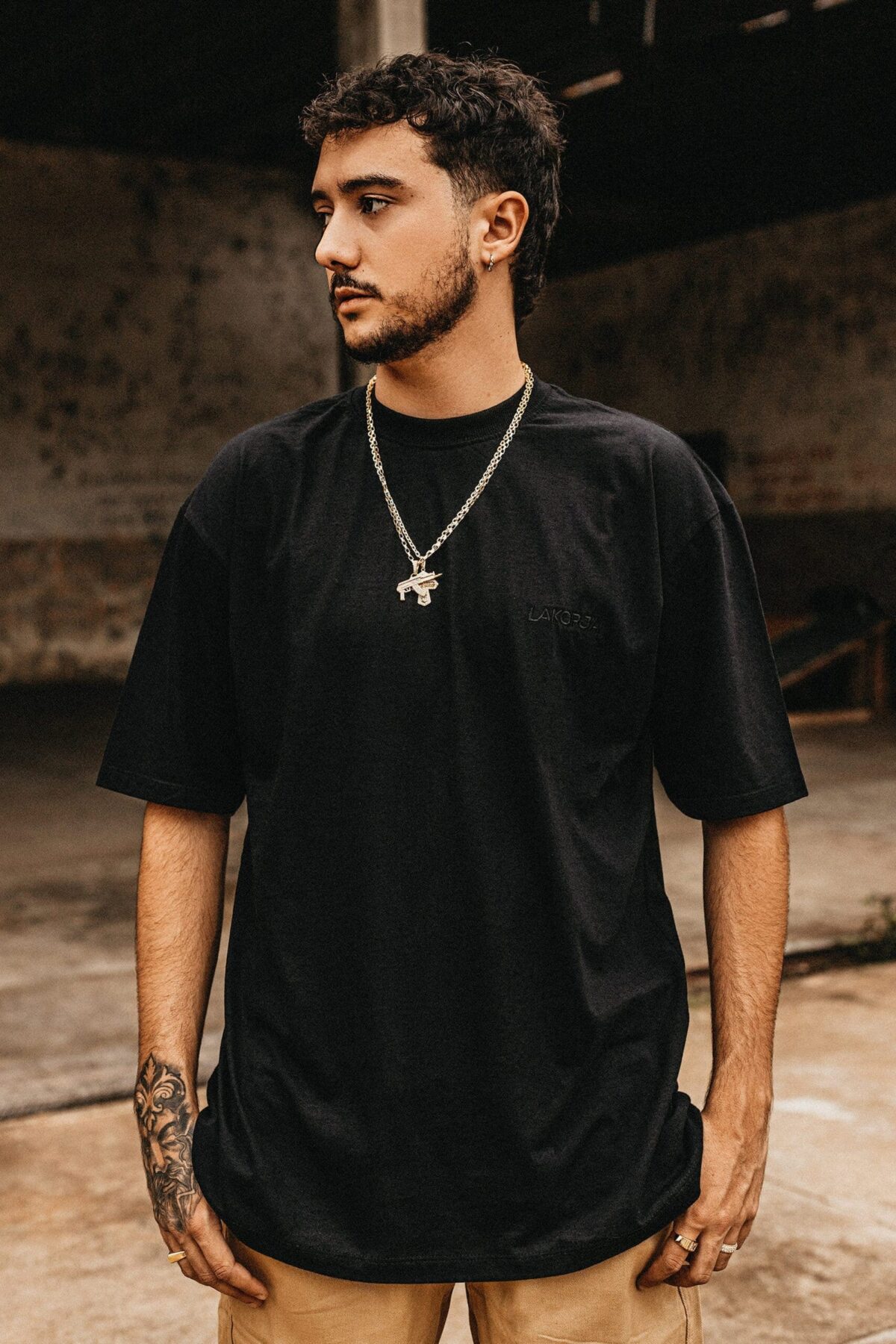 Camiseta Street (Tom Sobre Tom) – Preta - Imagem 2