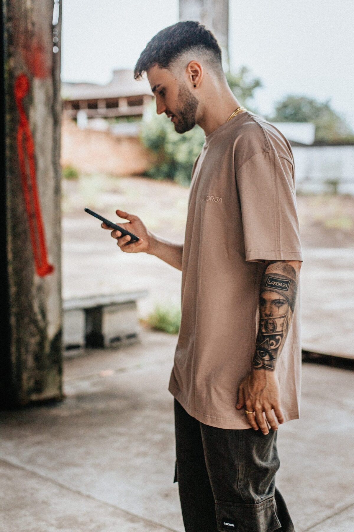 Camiseta Street (Tom Sobre Tom) – khaki - Imagem 4