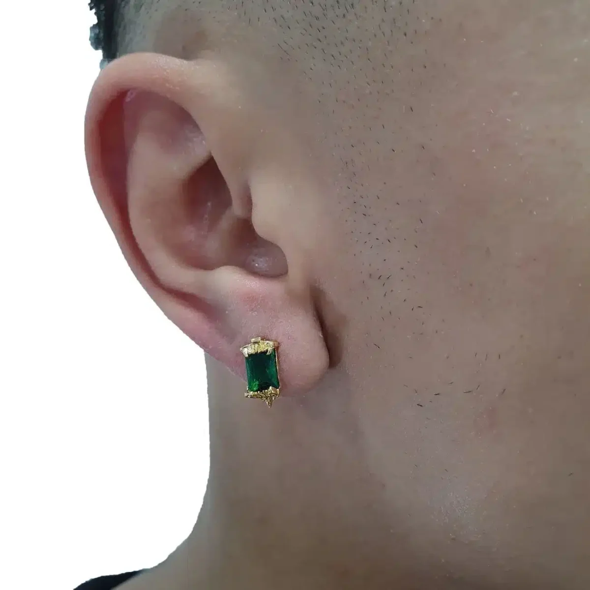 Brinco Presa de Tigre em Zircônia Verde (6mmX11mm) (Banho Ouro 24k) - Imagem 5