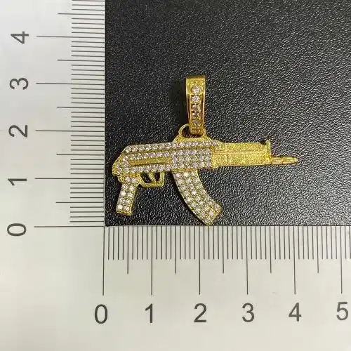 Pingente Draco Arma Cravejada (2,4cmX4,2cm) (Banho Ouro 24k) - Imagem 4